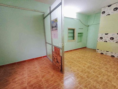Cho thuê phòng lớn gần ngã tư Phú Nhuận