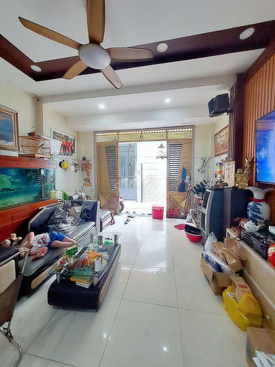 Nhà rộng thoáng, sau Ngân Hàng ACB Lạc Long Quân, Tân Bình