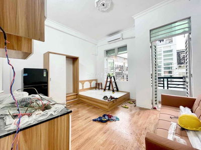 Khai trương căn hộ mini studio ban công mới 100% gần UEF full nội thât