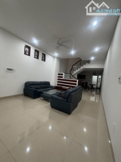 Nguyễn Thuý -  Kiệt oto - Nhà đẹp 4 tầng - 85.5 M ngang 4.5 m  - Gần biển - Giá 9.3 tỷ