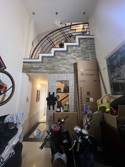 Nhà bán, 4 tầng hẻm.Nguyễn Trọng Tuyển . dt 3x11 , nhà chính chủ