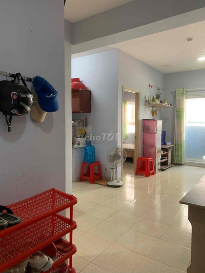 Căn hộ tầng 5 tại HQC PLaza có 2PN vào ở liền,hướng mát