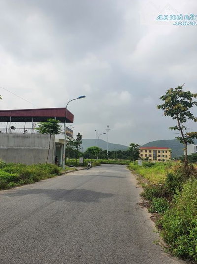 Bán lô đất giãn dân Chu Mẫu 2 làn 2 trục chính 40m, Vân Dương, Bắc Ninh