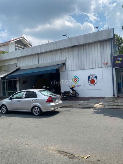 BÁN NHÀ TRỤC ĐƯỜNG THƯƠNG MẠI SONG HÀNH, 20*20m, GIÁ 100 TỶ