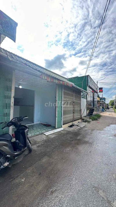 Bán nhà mặt tiền đường kinh danh buôn bán