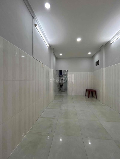 Giáp Quận 10- Xe Hơi đỗ của 3 tầng Lầu -4 Phòng ngủ