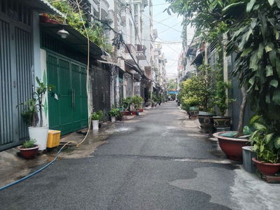 Bán nhà nát tiện xây mới 50m2, hẻm nhựa 5m thông, 1/ thẳng, gần MT