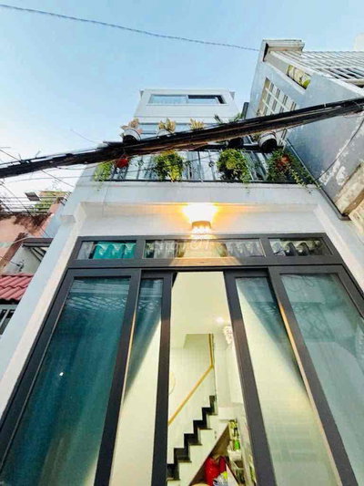 HẺM TRƯỚC NHÀ 3M - 3 TẦNG - AN NINH