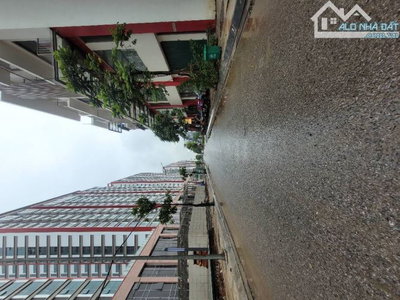 BÁN NHÀ LIỀN KỀ KHAI SƠN CITY 100M2- 5 TẦNG THÔ-MT 6.2M- 33.X TỶ
