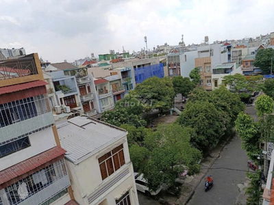 Nhà biệt thự 1 trệt bốn tầng thẳng vuông vứt, công viên rộng