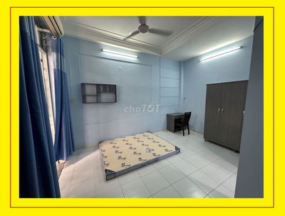 Phòng Nguyên Hồng, tầng trệt, rộng lắm, full nội thất