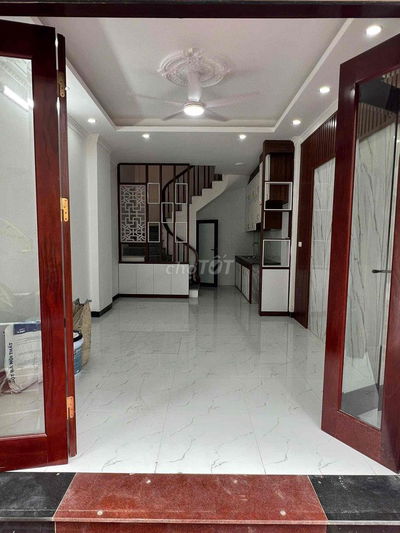 BÁN NHÀ THẠCH BÀN - LONG BIÊN, MỚI ĐÉT, GẦN OTO,  Ở NGAY, GIÁ MỀM