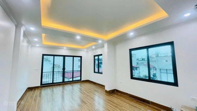 CHO THUÊ NHÀ RIÊNG 7 TẦNG THÔNG SÀN, KÝ LÂU DÀI, GIÁ 42 triệu có thương lượng