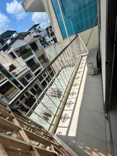 Cần cho thuê phòng trống có ban công gần chợ Phạm Văn Hai