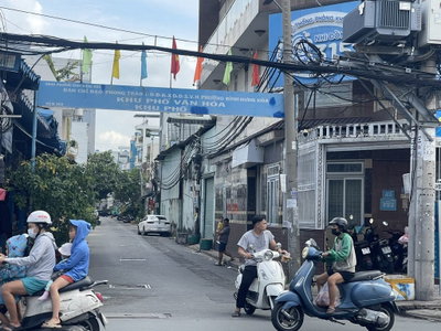 Gấp: 7,75 tỷ : Bán nhà Hẻm 350 Lê Văn Quới - DT:91.8m2 (Chính chủ)