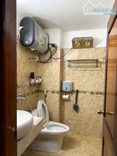 HOÀN KIẾM_5 Tầng_full nội thất, đi bộ ra phố cổ.