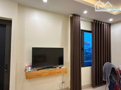 Bán Khách Sạn 7 tầng . Hòa Đình . Dt 111m . Mt 7m . Giá 34 tỷ 2