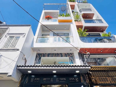 Nhà đẹp đường 6m xe hơi đậu trong nhà, tặng toàn bộ nội thất có sẵn.