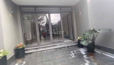 Toà nhà VP mới xây thiết kế chuẩn âu, cực phẩm đường HQV