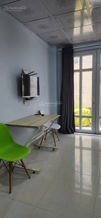 Cho thuê nhà trung tâm Q1 - đối diện Bộ Công An trên đường Nguyễn Trãi - Đầy đủ nội thất