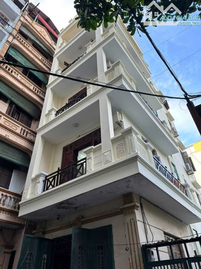 Cho thuê nhà ngõ Nguyễn Thị Định-CG,DT 60M2*5 tầng,3 ô tô đỗ cửa,Nhà mới đẹp ,Gía 27tr/th