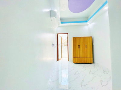 Phòng trọ mới, ban công, full nội thất, gần Hutech, UEF, giá 4,5 triệu