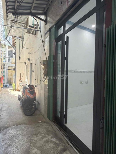 NHÀ BÁN 2 PN HẼM 710 HTP Q7 TPHCM