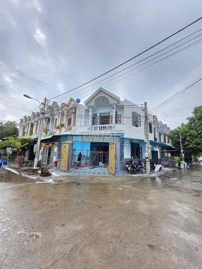Nhà Đẹp Gốc 2 MT KDC hiện Hữu, Đường Chiêu Liêu, Phường Dĩ An Tp HCM