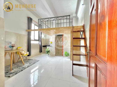 TRỐNG SẴN Ở LIỀN CĂN HỘ GÁC 1m7 CỬA SỔ LỚN NGAY VÒNG XOAY LÊ ĐẠI HÀNH