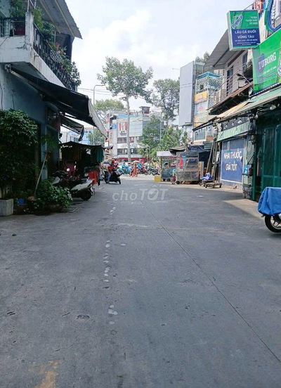 Hẻm kinh doanh 8m 384 Lý Thái Tổ - 3 tầng, 3 phòng ngủ, 3 WC.