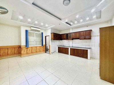 PHÒNG STUDIO RỘNG 30M2 - NGAY CHỢ HOÀNG HOA THÁM