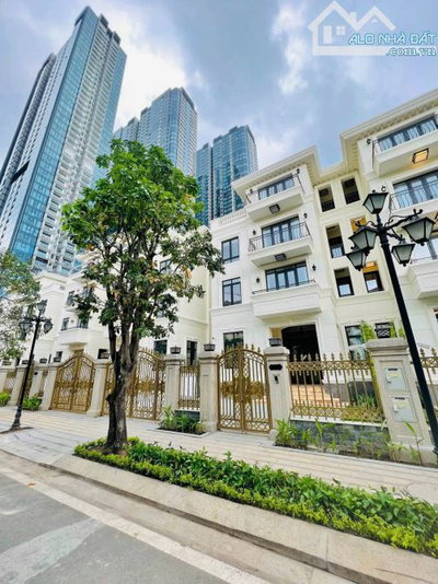 Hiếm! Cho thuê biệt thự Vinhomes Golden River - Villa Vic 38, DT 550m2, chỉ 233 triệu