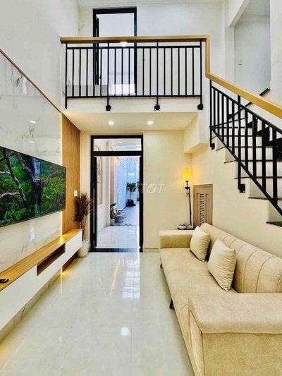 🌟 NHÀ ĐẸP FULL NỘI THẤT - NGAY ĐH NGOẠI THƯƠNG, HUTECH 🏩 Kết cấu 2 tần