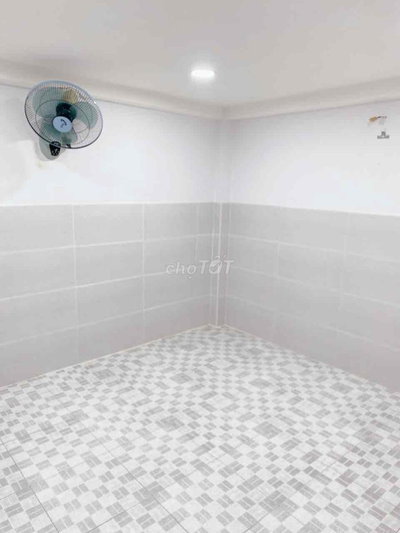 Phòng sạch mới có máy lạnh wc chung