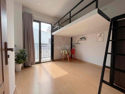 CHO THUÊ PHÒNG TRỌ CÓ GÁC - BAN CÔNG RỘNG 30m2 NGAY TRUNG TÂM BT