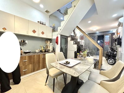 NHÀ 42m2, 3PN, SỔ VUÔNG, HẺM 3M, CÁCH 3 CĂN RA HẺM XE TẢI- SÁT BÊN Q.1