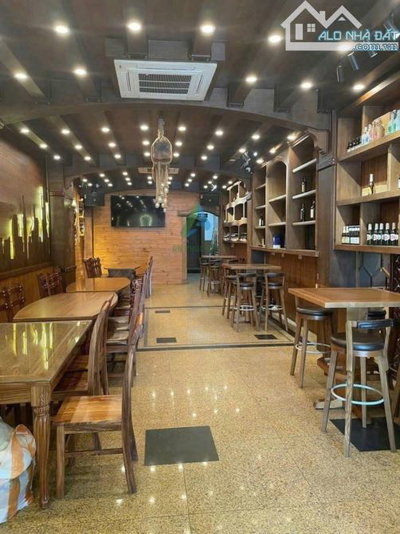 CHO THUÊ KHÁCH SẠN ĐƯỜNG NGUYỄN TẤT THÀNH - 123,9 M² - 22 PN - GIÁ 138 TRIỆU