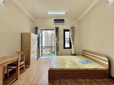 SIÊU PHẨM STUDIO BAN CÔNG OTO ĐỂ TRƯỚC NHÀ NGAY AEON TÂN PHÚ