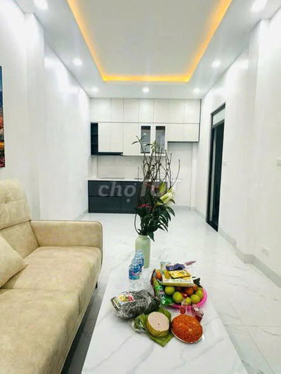 Bán nhà Đông Thiên Vĩnh Hưng Hoàng Mai 33m2 5 tầng 3 phòng Sổ đỏ riêng