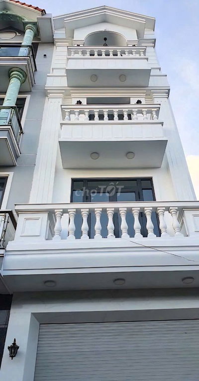 Cần cho thuê nhà mới Mặt Tiền Đường Số 2 Cư Xá Đô Thành P.4 Q.3.
