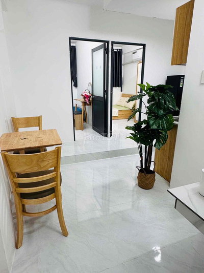 Căn hộ 2PN Full Nội Thất, Thang Máy ngay Cầu Nguyễn Văn Cừ Q1