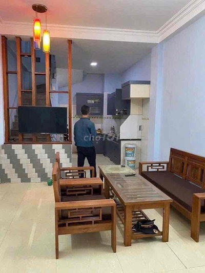 CHO THUÊ NHÀ NGUYÊN CĂN PHỐ NGỌC THUỴ - 2 PNKK  Giá 7triệu/tháng