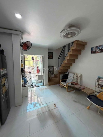 BÁN NHÀ PHAN VĂN TRỊ 2 TẦNG CÓ SÂN XE P.11 BÌNH THẠNH 3.15 TỶ