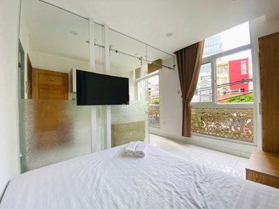 Căn Hộ Dịch Vụ, NT Cao Cấp, Ngay Viettel Tower, Vòng Xoay Dân Chủ Q10