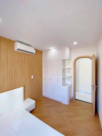 cho thuê nhà 2 tầng 3pn/2wc full nội thất đường hùng vương