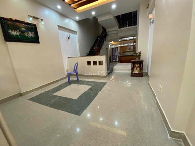 ✅Cho thuê nhà 4 tầng, Mặt tiền NB Tạ Quang Bửu P5 Q8