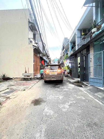 Nhà Tân Bình hẻm xe hơi quay đầu đang cho thuê 8tr 5 tỷ++