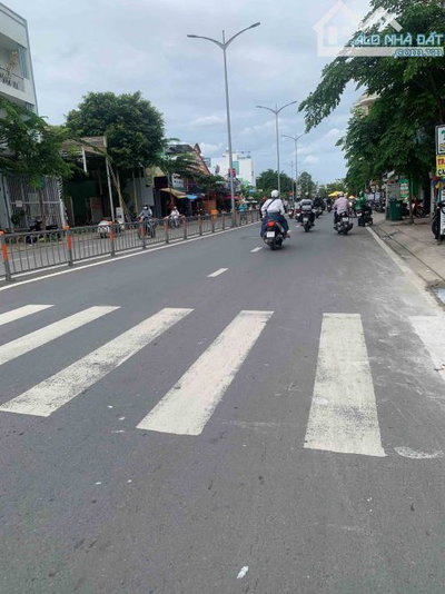 Bán nhà mặt tiền Tạ Quang Bửu phường Chánh Hưng, TP HCM (P4, Q8 củ)