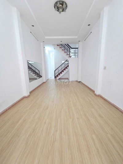 CHO THUÊ NHÀ KHU VƯỜN LÀI 4 x 17 M ĐUC  1 Lầu, 1 Sân thượng đẹp