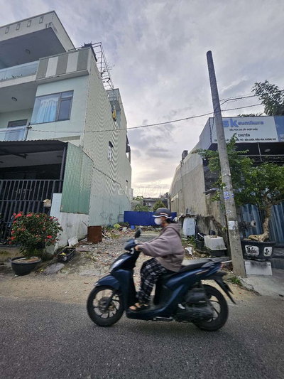 Bán Mặt tiền Bình Kỳ. Chuẩn Bị mở đường 7m5. HÒA QUÝ. Giá 4 tỷ 390